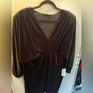 Eloquii long sleeve knee length velvet dress size 18 NWT.